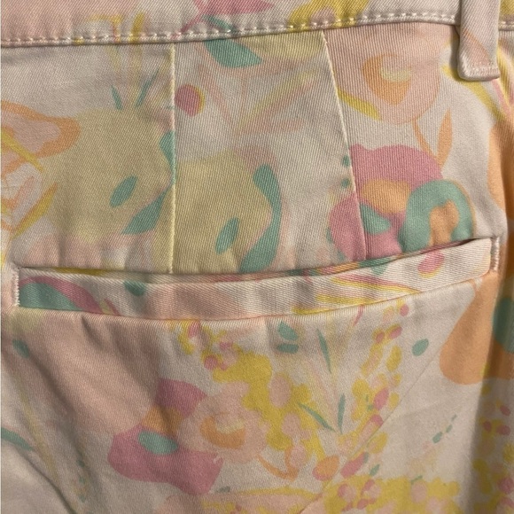 Talbots Perfect Crop floral and white, size 12, button detail on ankle. - Picture 7 of 14